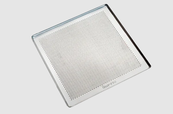 ASSADEIRA 35X35X1 ALUMÍNIO PERFURADA